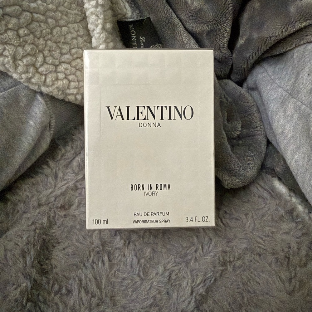 Valentino Donna Born in Roma Ivory Perfume